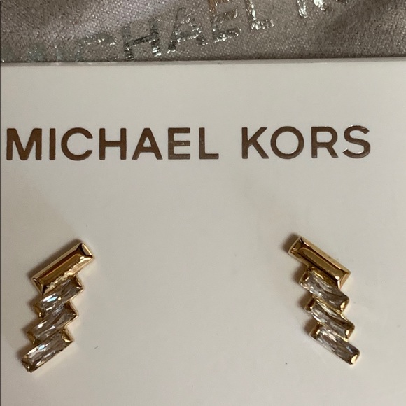 MICHAEL KORS BLACK TIE AFFAIR GOLDEN EARRINGS NWT - Picture 1 of 8